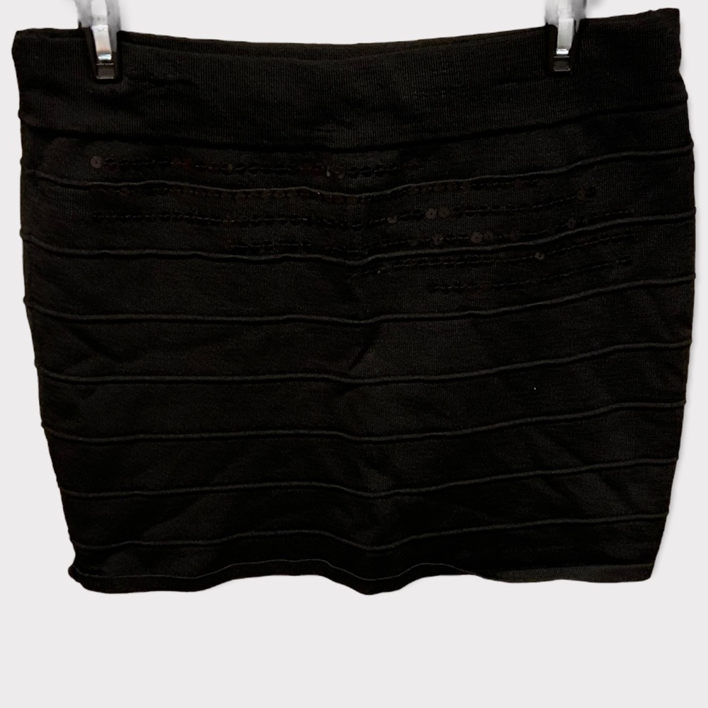 Wet seal black pencil skirt